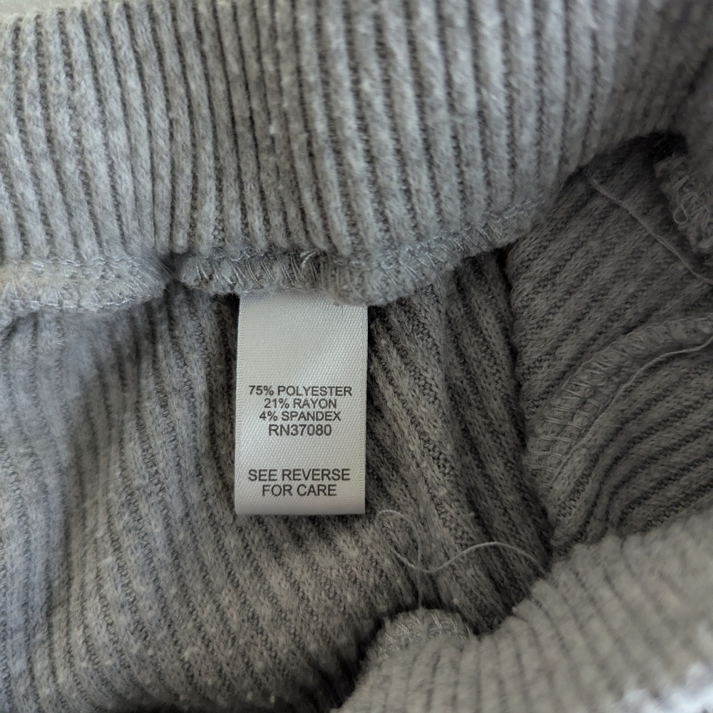Live Well Ribbed Lounge Set - Picture 4 of 16